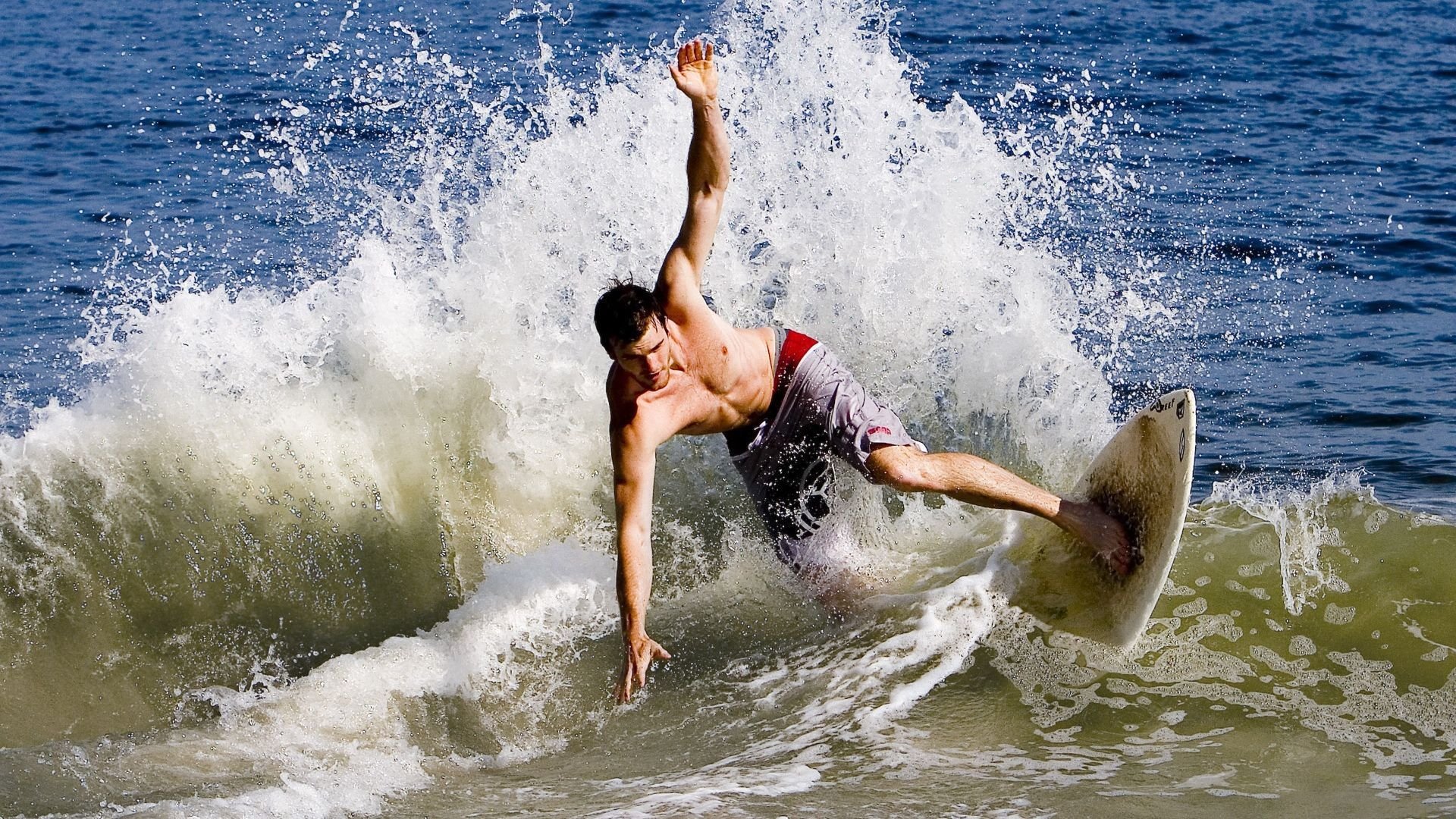 F1自由练习数据显示车辆平衡性进一步改善